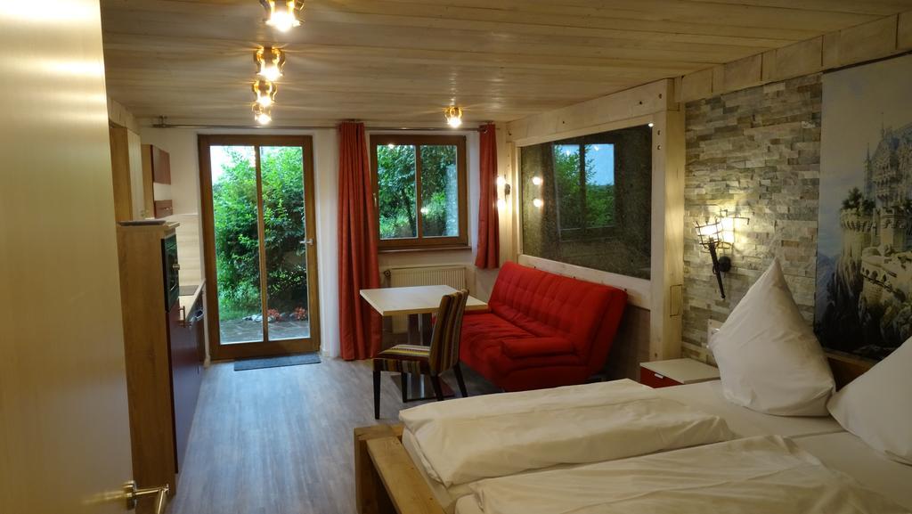 Gaestehaus Guggomos "Das Allgaeustyle" Füssen Exteriör bild